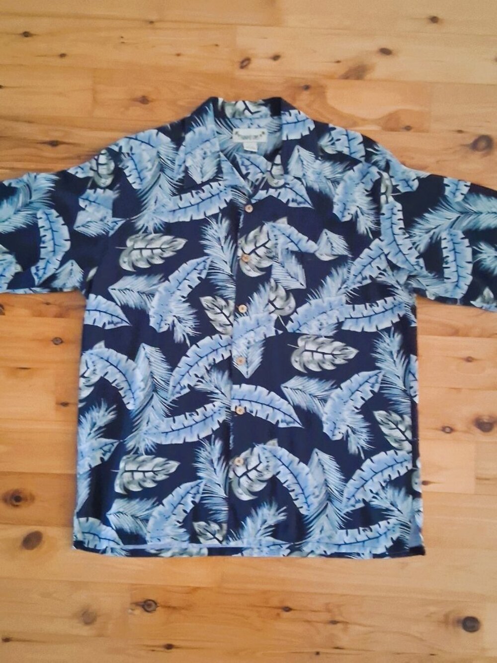 Men's 100% Silk Short Sleeved Tropical Button Down Shirt